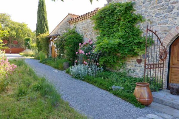 WhatsApp Image 2025-10-13 at 22.48.36